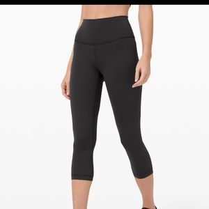 Lulu Lemon black capris